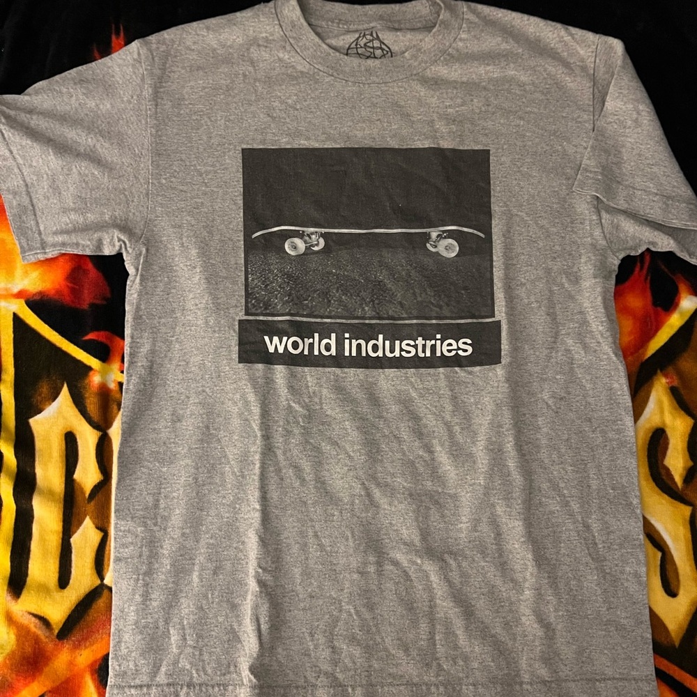World industries skateboarding t shirt